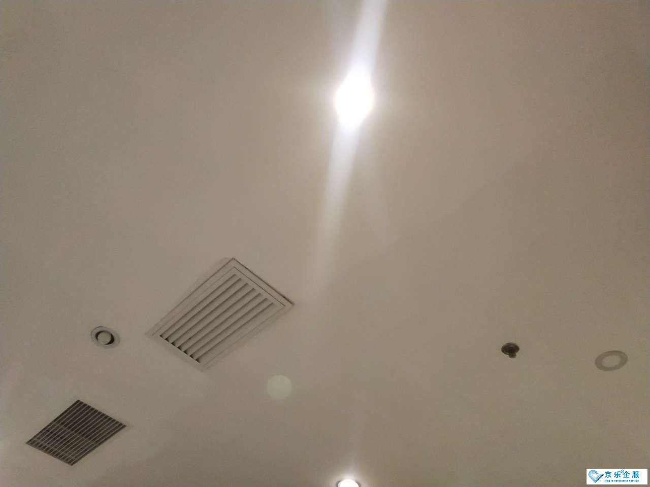 麥克維爾中央空調(diào)壓縮機壞了怎么辦